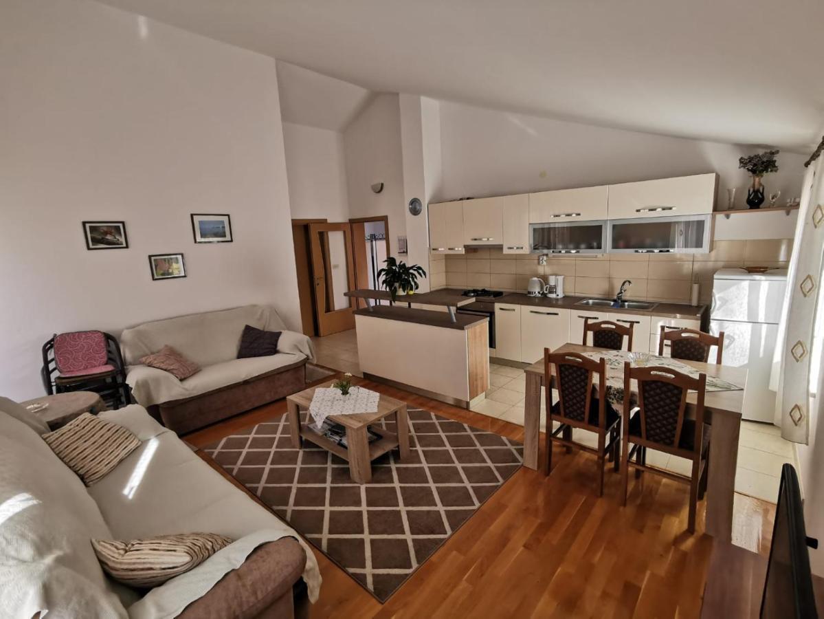 Apartman Zora Подстрана Екстер'єр фото